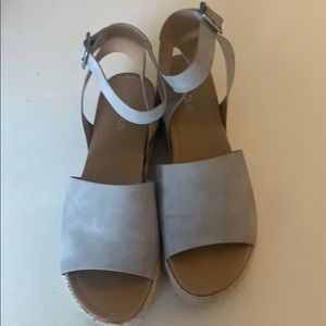 Platform sandals
